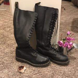 ⚡️Dr. Martens Knee-high Lace-up Boots⚡️